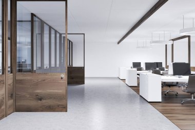 Açık alan ofis, ahşap kapılar beyaz