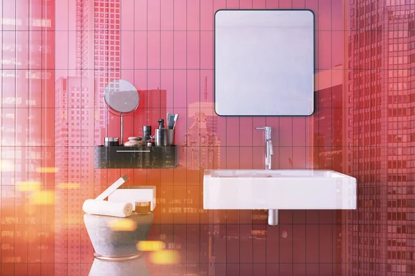 Cuarto de baño cuadrado rojo lavabo interior tonificado — Foto de Stock