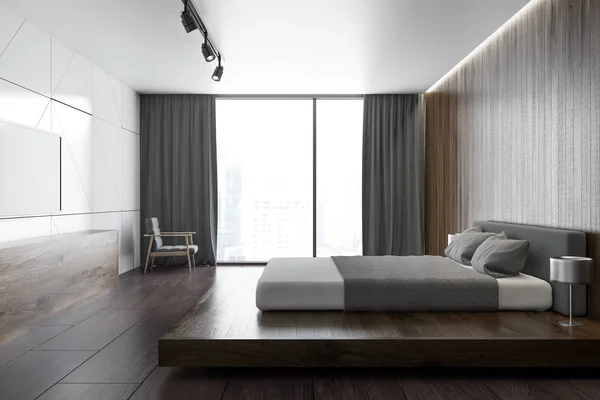 Białe drewniane poddaszu sypialnia z Tv ustawić, widok z boku — Zdjęcie stockowe