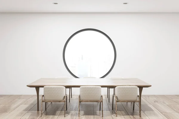 Bianco sala da pranzo interno, finestra rotonda — Foto Stock