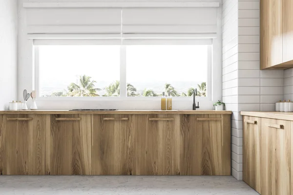 Bancadas de cozinha de madeira sob janela — Fotografia de Stock