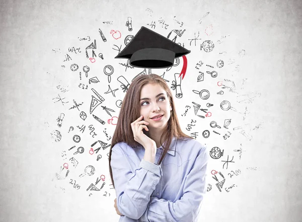 Verträumte junge Frau im blauen Hemd, Bildung — Stockfoto