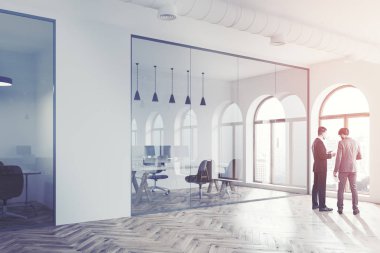 Modern beyaz duvar office lobi, işadamları
