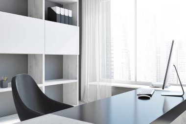 Panoramik ofis işyeri bilgisayar ile