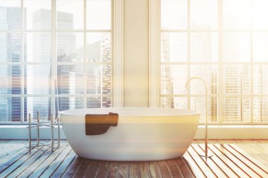 Loft banyo iç ahşap zemin, beyaz duvarlar ve beyaz bir küvet. Bir güzel cityscape pencereden gördüm. Bir kadın 3d render resim tonda