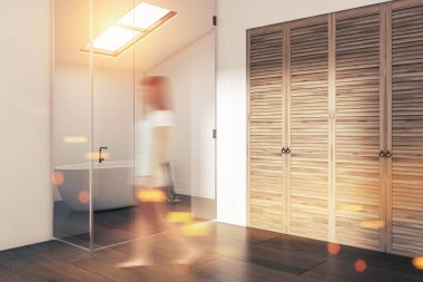 Büyük bir dolap bir yatak odası yanındaki beyaz küvetli bir küçük beyaz banyo iç kadında. 3D render sahte tonlu görüntü çift pozlama kadar bulanık