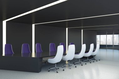Bir beton zemin ve mor sandalye etrafında duran uzun siyah bir tabloyla siyah konferans odası iç. 3D render