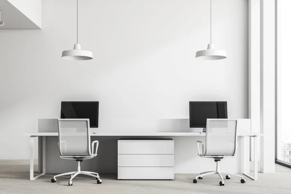 White Wall Office Interior Loft Windows Concrete Floor Rows Computer — Stock Photo, Image