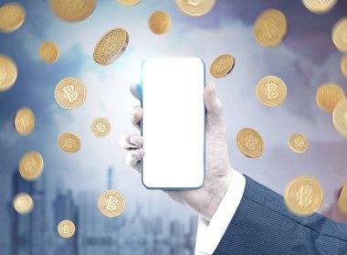 Smartphone sahte bitcoin yağmur şehri tutan adam