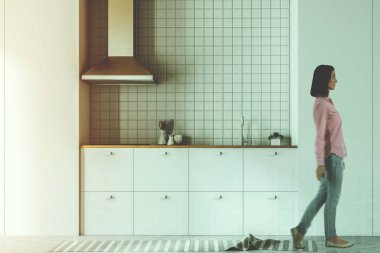 Tonda modern döşenmiş mutfak beyaz mutfak tezgahı