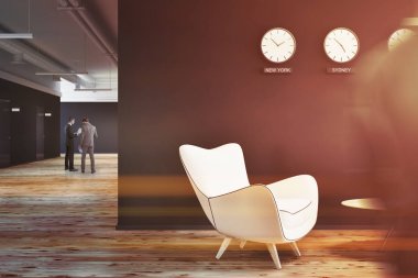 Siyah duvar office lobi saatlerle yakın kadar tonda