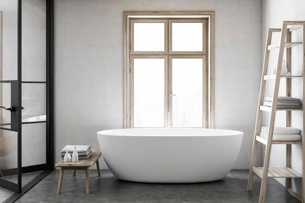 White bathtub in a luxury bathroom — Stock Image White bathtub in a luxury bathroom Royalty Free Stock Photos