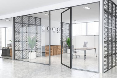 Beyaz ve metal Ceo ofisi koridorda.