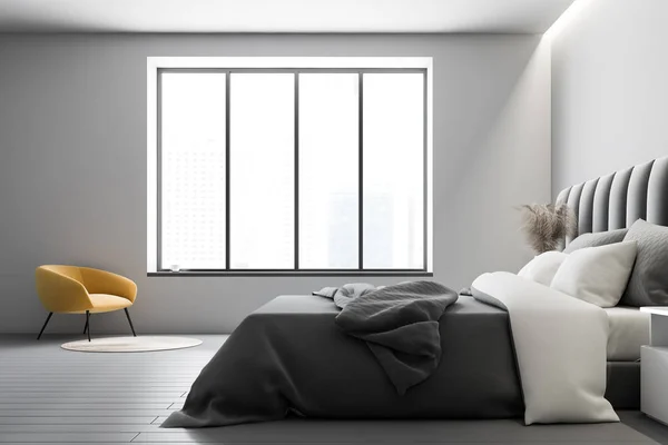 Białe wnętrze sypialni z fotelem — Zdjęcie stockowe