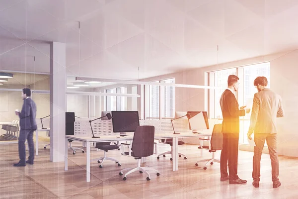 Affärs män i vitt öppet utrymme kontor — Stockfoto