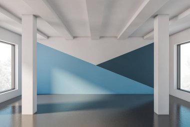 Boş mavi, gri ve beyaz sütunlu oda