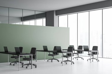 Yeşil modern açık uzay ofisi köşesi