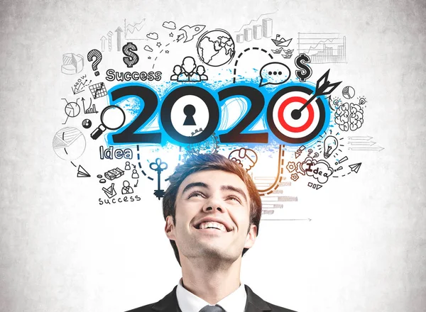 Szczęśliwy biznesmen i jego biznes plan 2020 — Zdjęcie stockowe