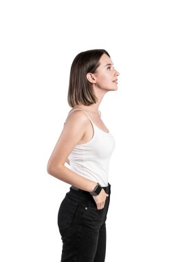 İlham veren sıradan bir kadın ileriye bakıyor, izole olmuş.