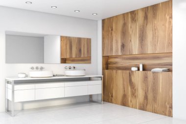 Lavabosu ve ahşap rafı olan beyaz banyo köşesi