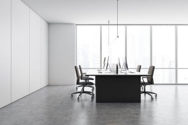 Panoramik beyaz açık uzay ofis içi