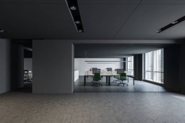 Gri ve cam açık uzay ofisi