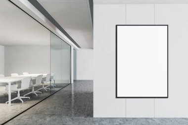Beyaz toplantı odası ve dikey maket posterleri