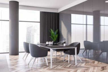 Lüks gri panelli yemek odası köşesi.