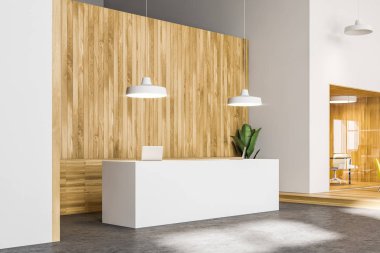 Beyaz resepsiyon masası parlak ahşap ofiste