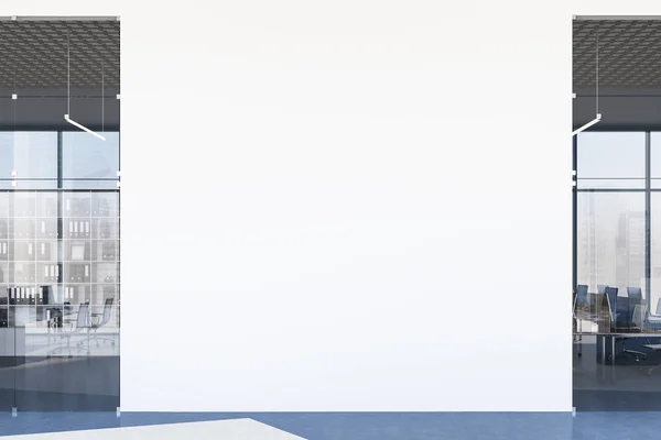 Mock up muur in witte open ruimte kantoor — Stockfoto