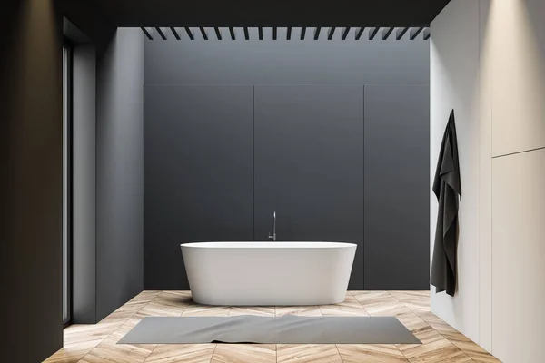 Baño minimalista gris y blanco con bañera — Foto de Stock