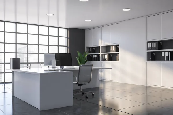 Angolo ufficio CEO grigio con tavolo bianco — Foto Stock