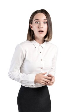 Şaşırmış genç iş kadını, izole edilmiş.