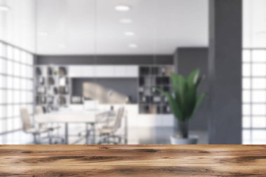 Bulanık gri Ceo ofisinde bir masa.