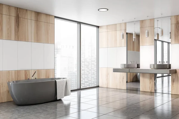 Fehér és fából készült fürdőszoba sarok, fürdőkád és mosogató — Stock Fotó