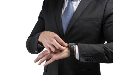 İş adamının elleri saati kontrol ediyor