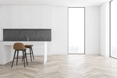 Çatı katı, beyaz mutfak ve bar.