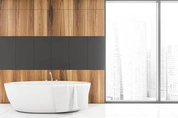 Bagno interno grigio e legno con vasca — Foto Stock