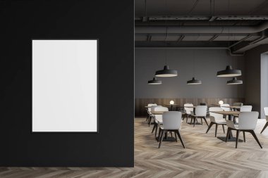 Posterli sanayi tarzı restoran.