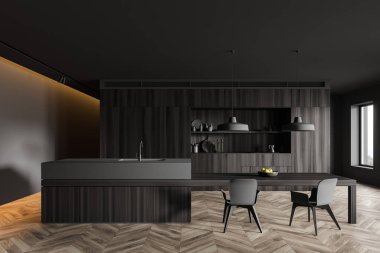 Ada ve sandalyeli, koyu ahşap mutfak.