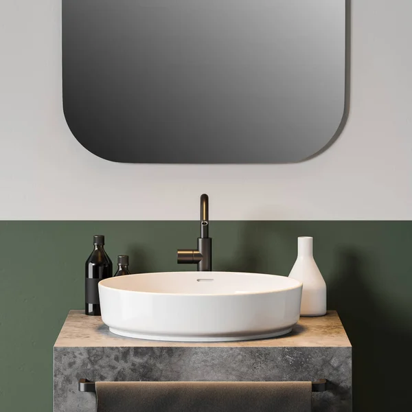 Primer plano del lavabo en baño blanco y verde —  Fotos de Stock