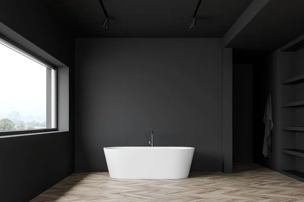 Salle de bain grise loft avec baignoire et étagères — Photo