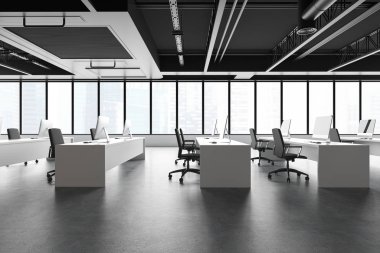 Panoramik endüstriyel tarz açık plan ofisi