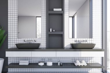 Çift lavabo ile beyaz karo banyo iç