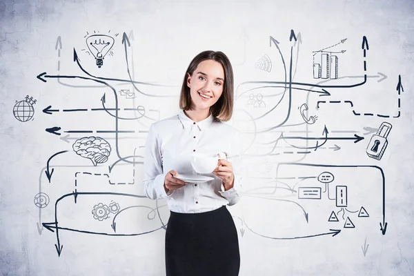 Vrolijke blonde vrouw met koffie, business plan — Stockfoto