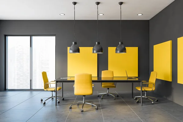 Intérieur de la salle de réunion loft jaune et gris — Photo