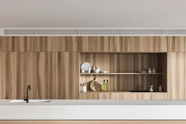 Interno cucina in legno con isola — Foto Stock