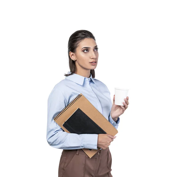 Mujer pensativa con café y cuaderno, aislado — Foto de Stock