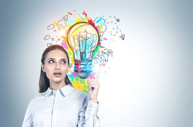Genç kadın ve onun iş fikri