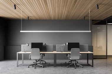 Çalışma alanında gri açık alan ofisi